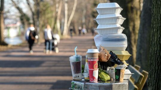 Verhandlungen über globalen Vertrag gegen Plastikverschmutzung
