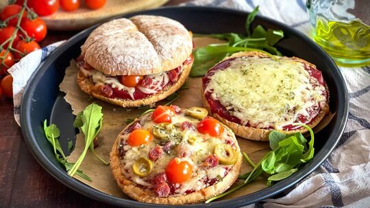 Pizza-Burger vom Grill
