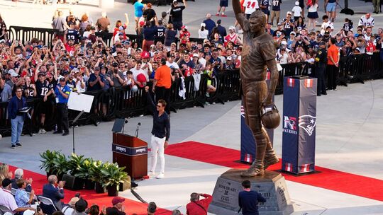 Bronzestatue für Ex-Quarterback Brady