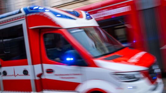Notarzt im Blaulicht-Einsatz