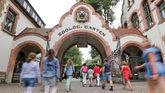 Besucher im Zoo Leipzig