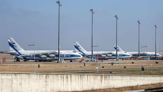 Antonow am Flughafen Leipzig/Halle