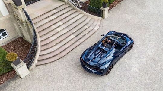 Luftaufnahme vom Bugatti Mistral