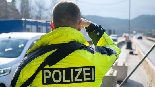 Grenzkontrolle auf der Autobahn aus Luxemburg