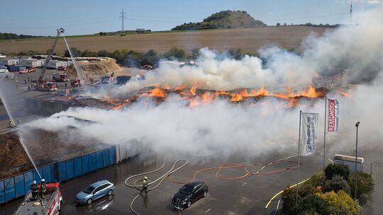 Großbrand bei Verpackungsfirma in Plaidt