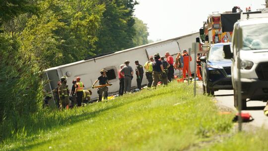 Fünf Tote bei Busunfall in New York