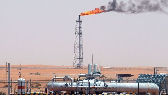 Ölfeld in Saudi-Arabien