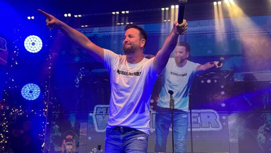 Schlagersänger Wendler feiert Rückkehr an den Ballermann