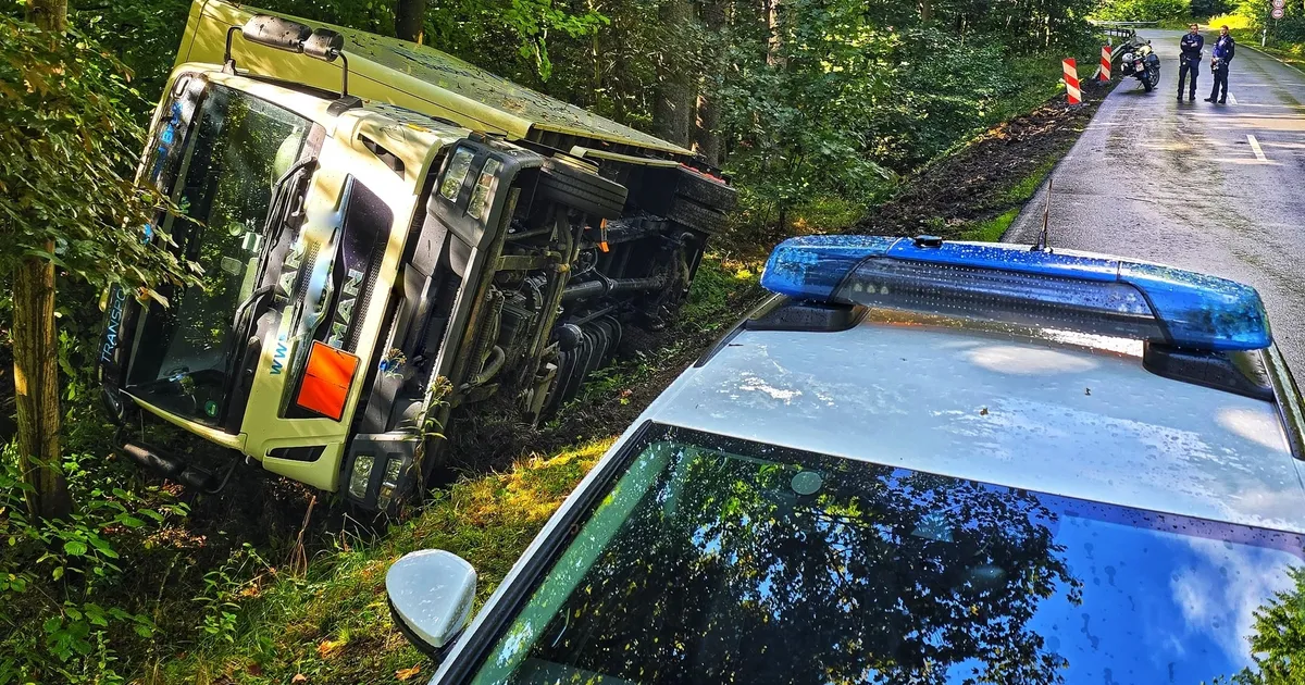 Vollsperrung der L162: Lkw stürzt bei Hottenbach Böschung hinab