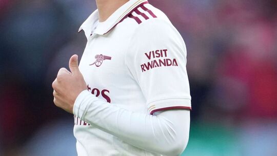 «Visit Ruanda» auf einem Arsenal Trikot