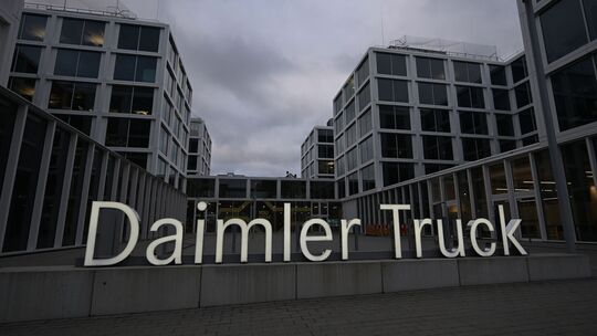 Daimler Truck Holding AG