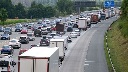 Ferien und Feiertag - Staus angesagt