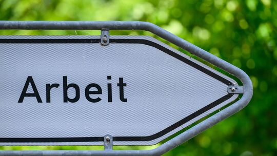 Zahl der Arbeitslosen sinkt wieder unter Drei-Millionen-Grenze