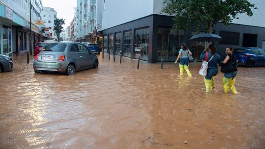Ex-Hurrikan Gabrielle setzt Teile Spaniens unter Wasser