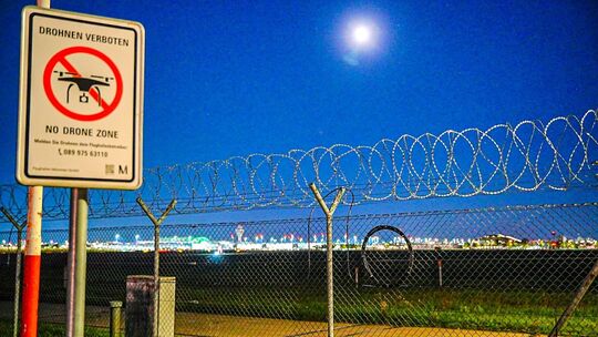 Flughafen München stellt wegen möglicher Drohnen Betrieb ein