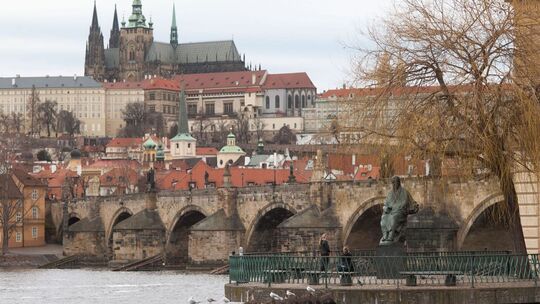Die tschechische Hauptstadt Prag mit der Moldau
