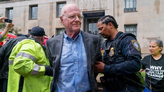 Ben Cohen bei Protestaktion
