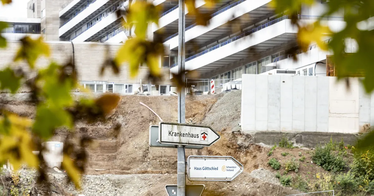 Baustopp und Krisensitzung: Klinikum Idar-Oberstein: Bagger rollen erst im ...