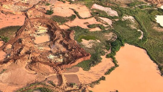 Schlag gegen Goldabbau im Amazonas: Hunderte Bagger zerstört Schlag gegen Goldabbau im Amazonas: Hunderte Bagger zerstört