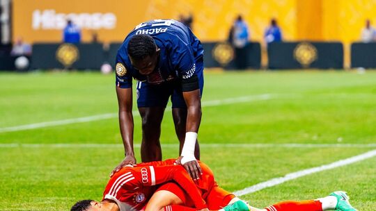 Jamal Musiala (am Boden) Jamal Musiala (am Boden)