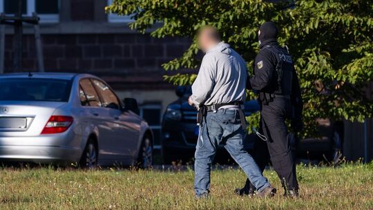 Waffenfund nach Festnahmen in Berlin Waffenfund nach Festnahmen in Berlin