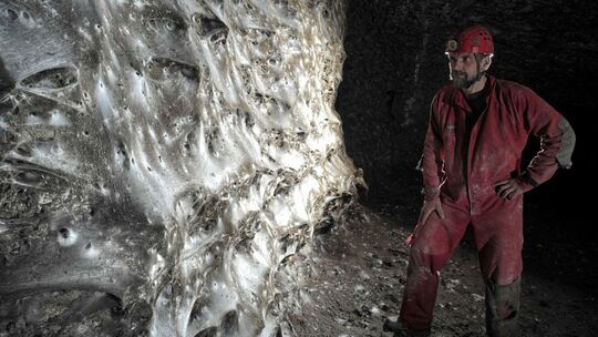 Griechenland: Spinnennetz in Höhle entdeckt