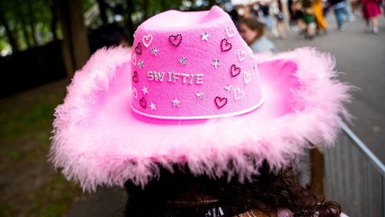 Vor dem Konzert von Taylor Swift in Hamburg