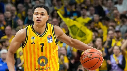 Alba-Youngster Jack Kayil