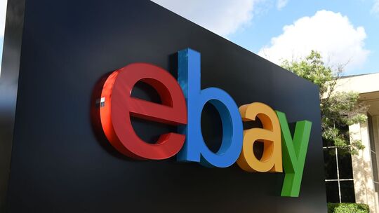 Ebay-Logo vor Hauptquartier Ebay-Logo vor Hauptquartier