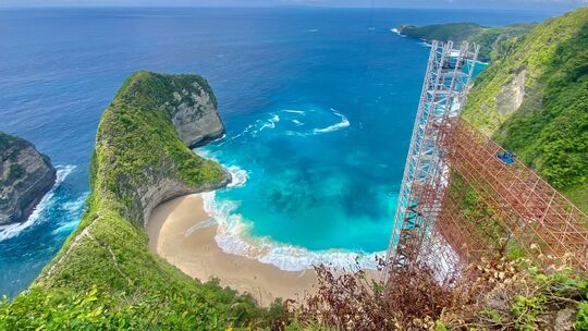 Aufzug an Traumstrand auf Bali soll wieder abgerissen werden