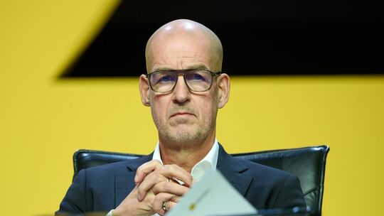 Hauptversammlung der Borussia Dortmund GmbH & Co. KGaA Hauptversammlung der Borussia Dortmund GmbH & Co. KGaA