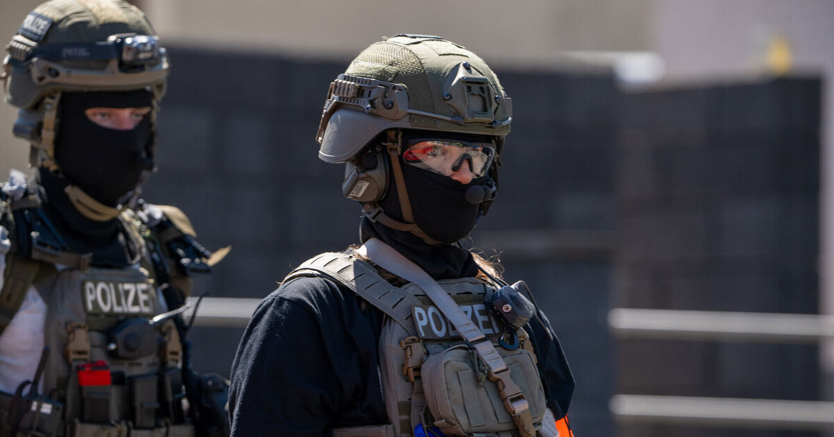 Nacktes Paar schlief noch : SEK-Einsatz in Idar-Oberstein: Kinder ...