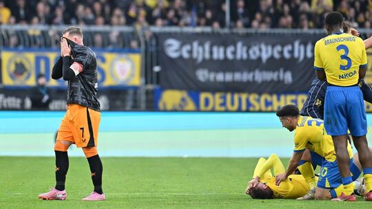 Eintracht Braunschweig - 1. FC Kaiserslautern Eintracht Braunschweig - 1. FC Kaiserslautern