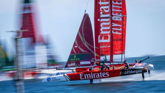 Team Emirates GBR gewinnt SailGP