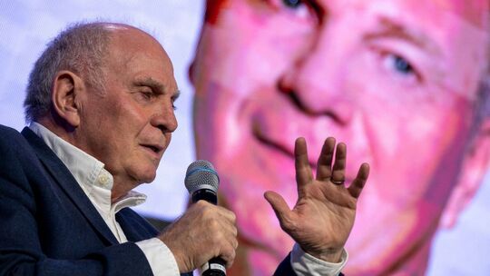 Uli Hoeneß spricht auf Kongress „Sport Marke Medien“ Uli Hoeneß spricht auf Kongress „Sport Marke Medien“