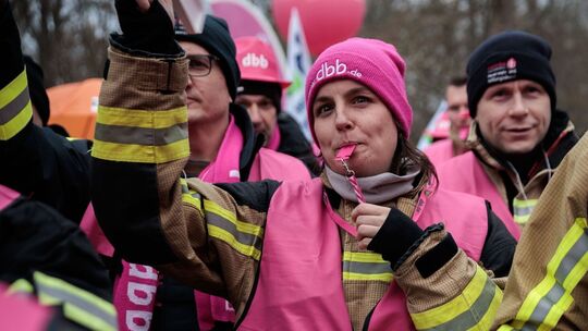 Tarifrunde für Länderbeschäftigte Tarifrunde für Länderbeschäftigte