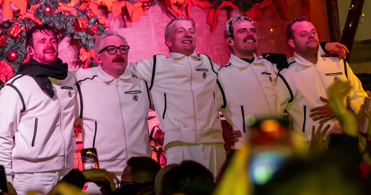 Zu Gast auf Schloss Arenfels: Wie Kraftklub die Nacht in Bad Hönningen ...