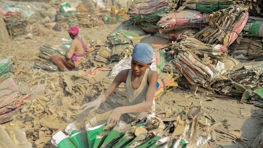 Kinderarbeit und Umweltverschmutzung in Bangladesch Kinderarbeit und Umweltverschmutzung in Bangladesch