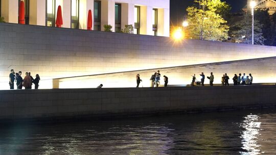 Verletzte und einer Toter bei Angriff am Humboldt-Forum Verletzte und einer Toter bei Angriff am Humboldt-Forum