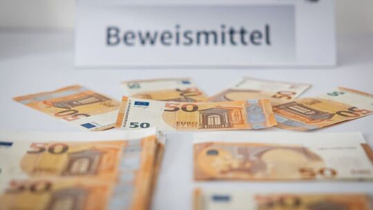 Pressekonferenz zu Geldfälscherei Pressekonferenz zu Geldfälscherei