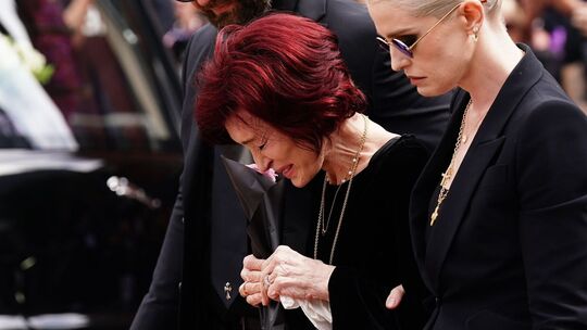 Sharon Osbourne äußert sich zum Tod ihres Mannes Ozzy.