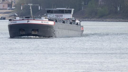 Schifffahrt auf dem Rhein Schifffahrt auf dem Rhein
