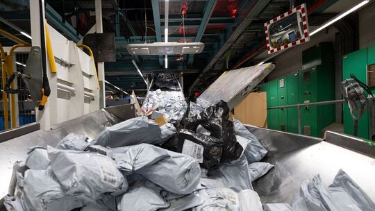 Internationales Postzentrum (IPZ) am Frankfurter Flughafen Internationales Postzentrum (IPZ) am Frankfurter Flughafen