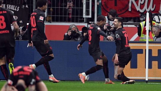 Bayer Leverkusen - 1. FC Köln Bayer Leverkusen - 1. FC Köln