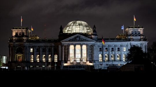 Reichstagsgebäude im Morgengrauen Reichstagsgebäude im Morgengrauen
