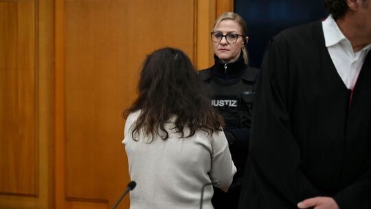 Prozess gegen ehemalige DRK-Mitarbeiterin Prozess gegen ehemalige DRK-Mitarbeiterin