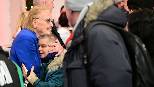 Weihnachtsfeier für Berliner Obdachlose