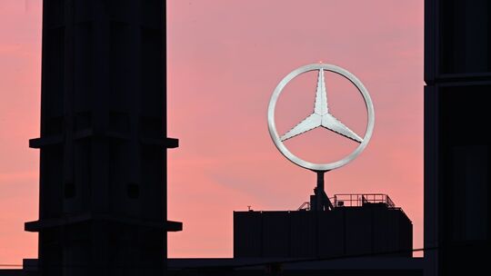 Mercedes-Benz Logo