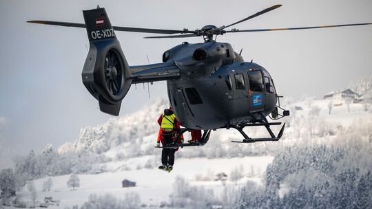 Oberbayer stirbt nach Sturz auf roter Piste in Tirol Oberbayer stirbt nach Sturz auf roter Piste in Tirol