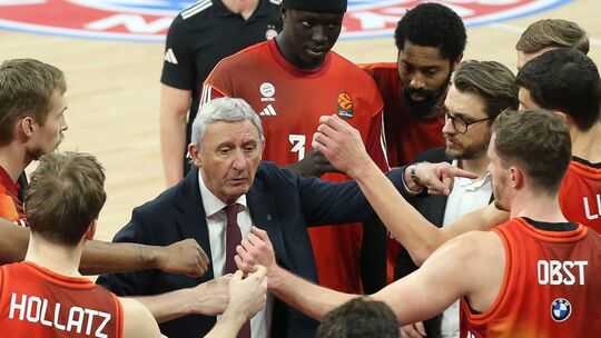 Svetislav Pesic und seine Basketballer